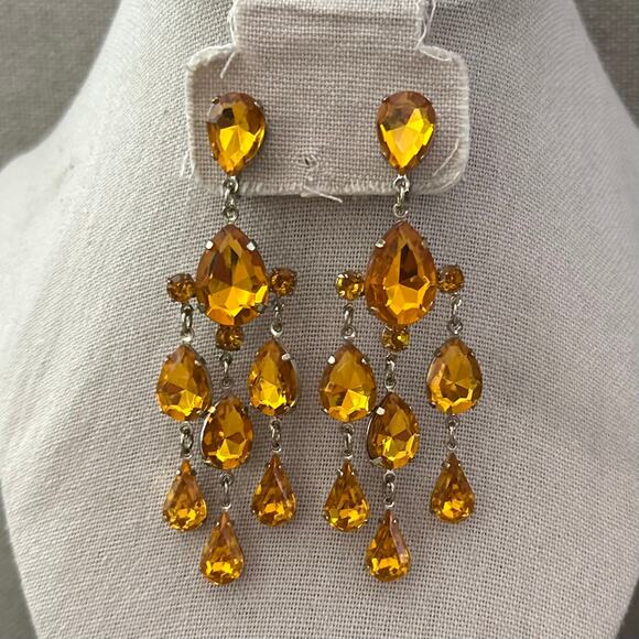Vintage Amber Color Rhinestone Gold Tone Chandelier Clip On Earrings - Picture 1 of 3